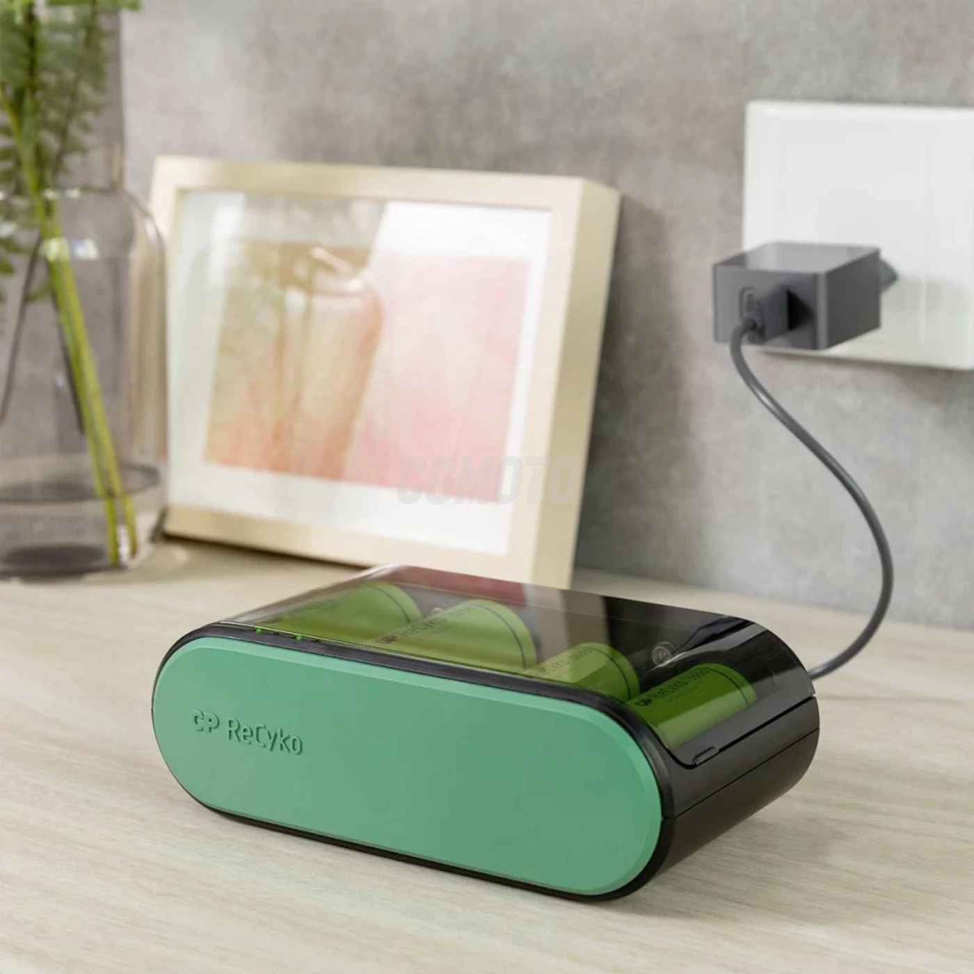 Chargeur Universel GP B631 Recharge : AA / AAA / C / D / 9V NiMH - Piles non fournies